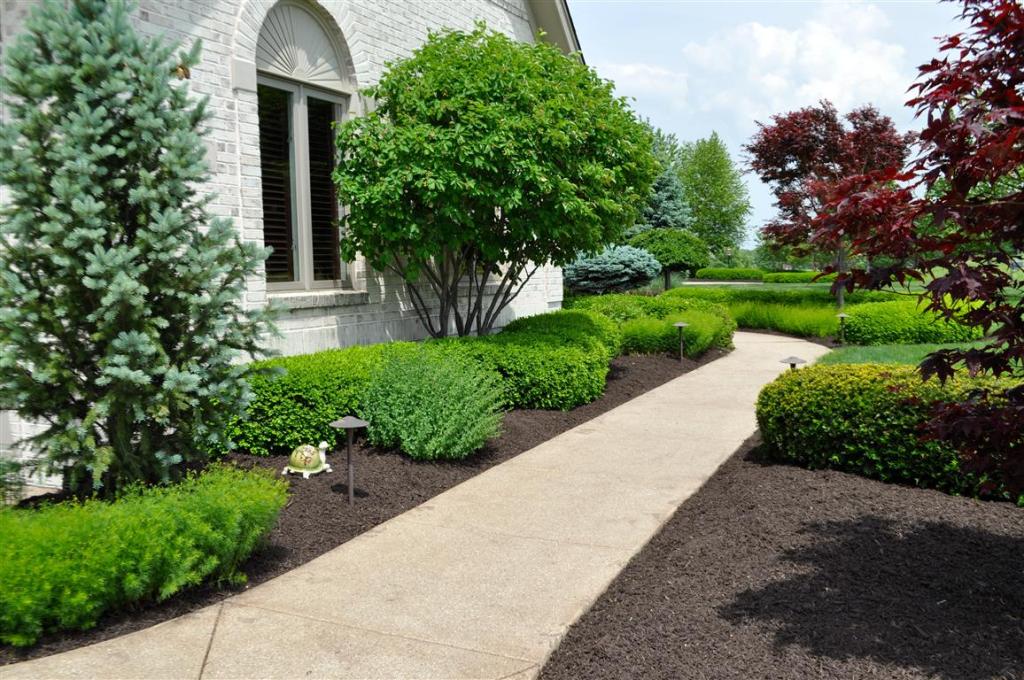 Brown Colored Mulch | Indianapolis Mulch | McCarty Mulch