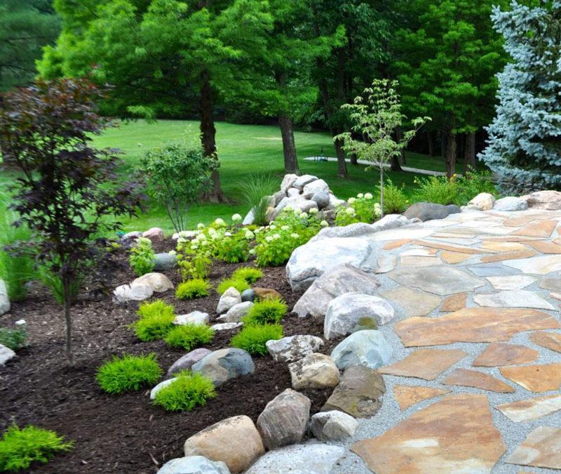 Flagstone Patio and Mulch